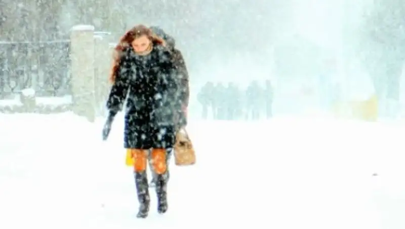 Осадки и туман обещают синоптики казахстанцам в воскресенье