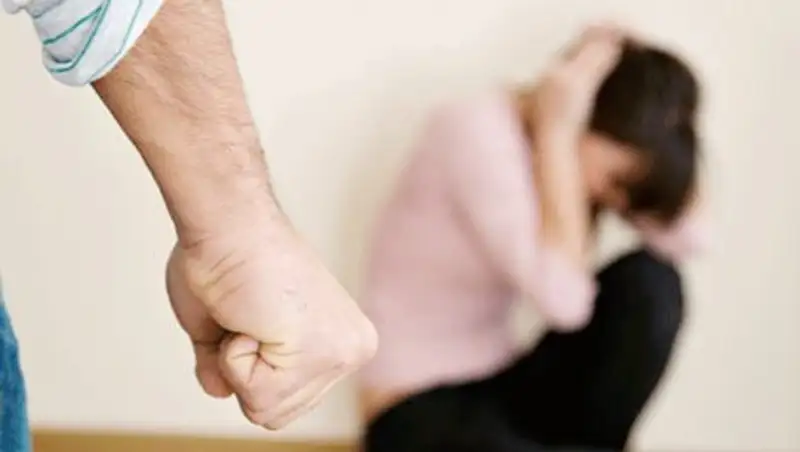 Женщина сбежала с детьми от мужа-дебошира в Алматы