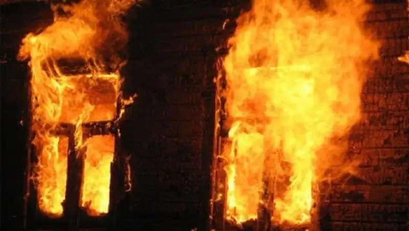 Житель Павлодарской области спас из огня трёх детей