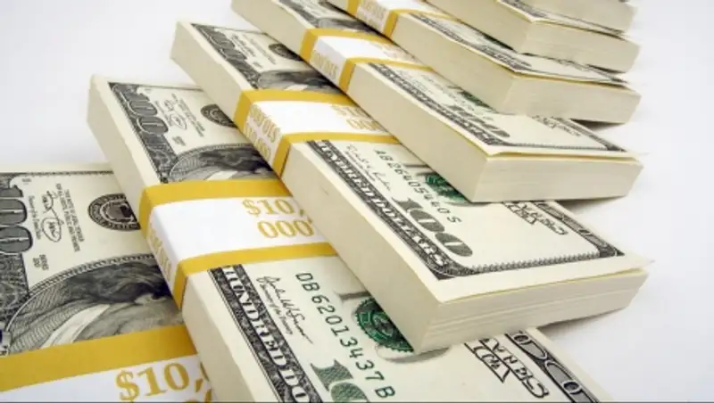 Доллар на бирже опустился до 337 тенге 