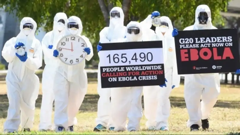 Япония отправила в Африку 20 тыс. комплектов защитной одежды для борьбы с вирусом Эбола