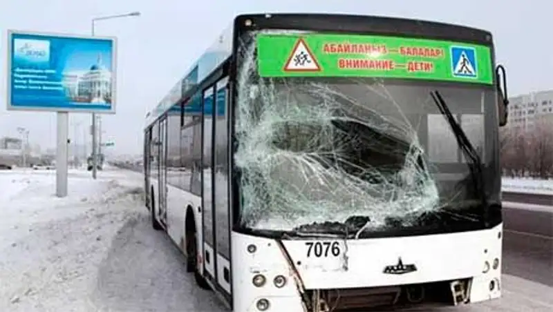 В Астане произошло ДТП с участием двух автобусов