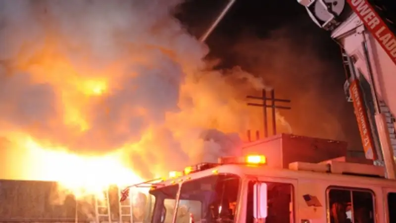 Возле метро в Нью-Йорке произошло серьезное возгорание