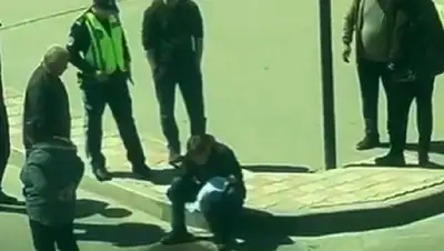 пешеход, фото - Новости Zakon.kz от 16.04.2022 21:01