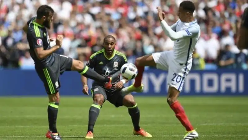 Сборная Англии с трудом вырвала победу у Уэльса