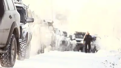 Более тысячи авто скопилось на дорогах Казахстана из-за непогоды, фото - Новости Zakon.kz от 04.01.2023 12:31