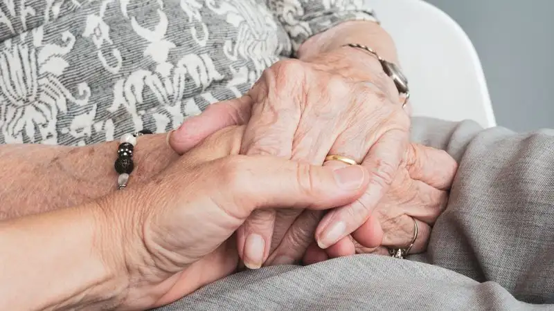 Во Франции хотят повысить пенсионный возраст