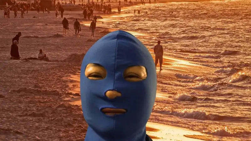 В Китае из-за жары становятся популярными "фейскини"