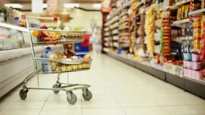 Почти половина расходов казахстанцев уходит на еду