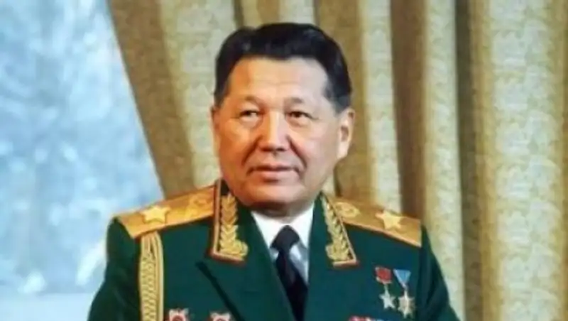 Герою Советского Союза Сагадату Нурмагамбетову вручили Орден спустя 30 лет