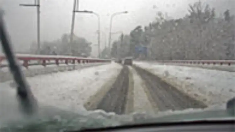 Закрыто движение автотранспорта на трассах Актюбинской и Алматинской областей, фото - Новости Zakon.kz от 21.12.2011 21:52