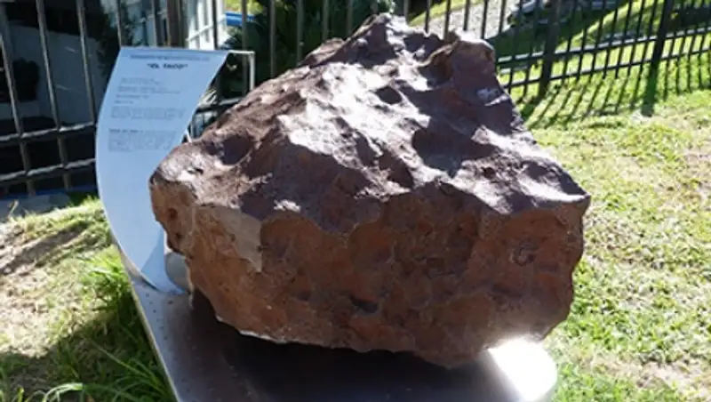 Обломки метеоритов весом 2,5 тонны найдены в доме в Аргентине