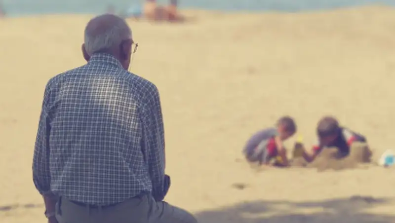 В Турции запретили выходить на улицу людям старше 65 лет