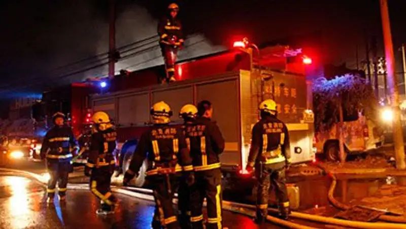 Взрыв и пожар в китайском торговом центре: есть погибшие, ранены более 30 человек