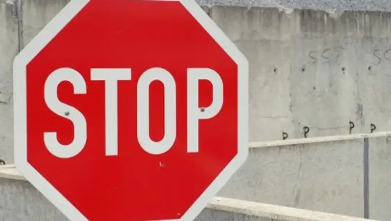 Из-за гололеда закрыто автодвижение в двух областях Казахстана