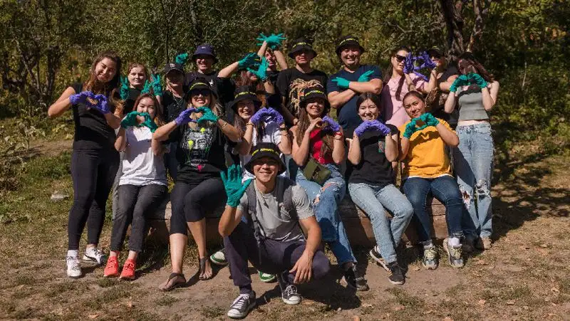 Сотрудники Parimatch провели субботник на Бутаковке