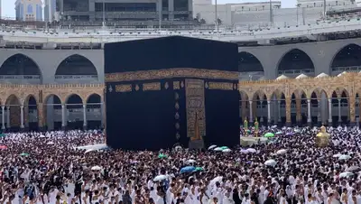 Паломники у Каабы, фото - Новости Zakon.kz от 13.05.2022 08:57