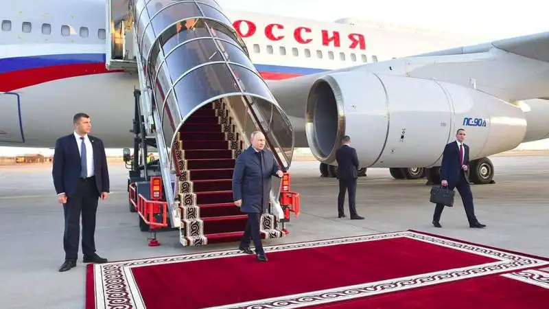 Путин прилетел в Кыргызстан для участия в саммите СНГ, фото - Новости Zakon.kz от 12.10.2023 08:50