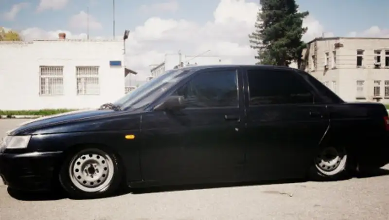 Брошенная у посольства Канады в Нур-Султане машина заинтересовала спецслужбы