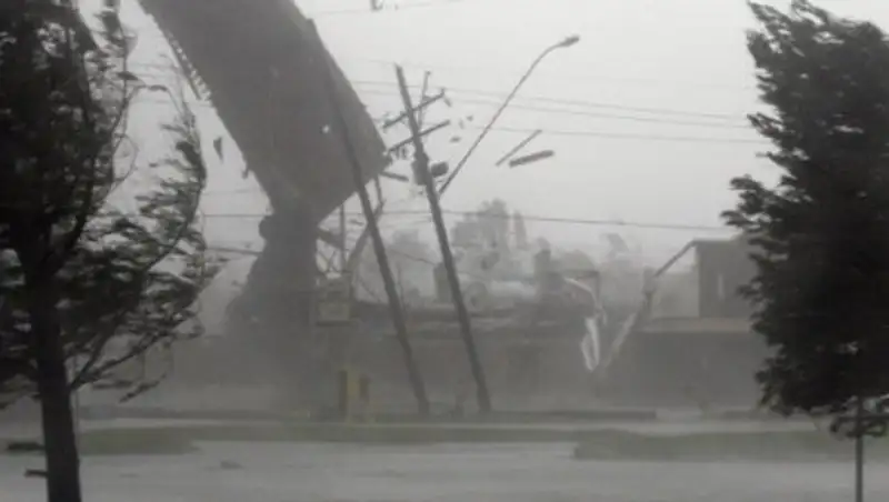 После урагана в Астане более 2 тысяч звонков поступило на номер "109"