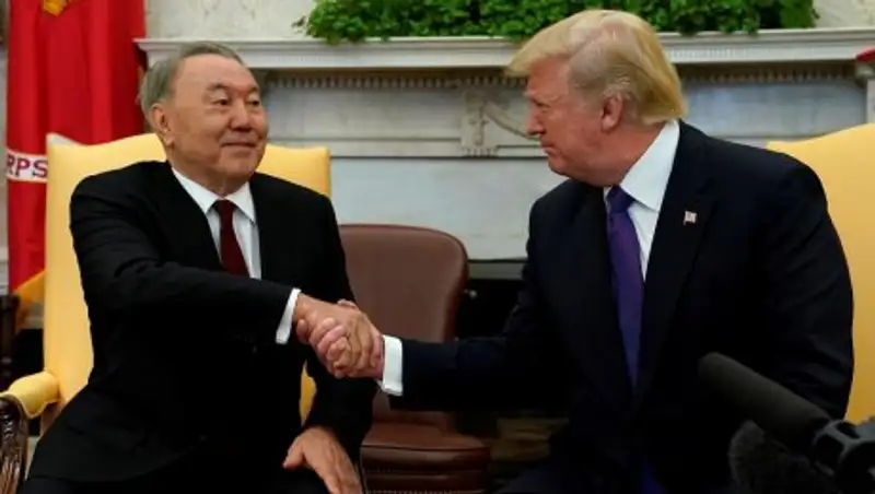 Назарбаев и Трамп намерены консультироваться по вопросам санкций