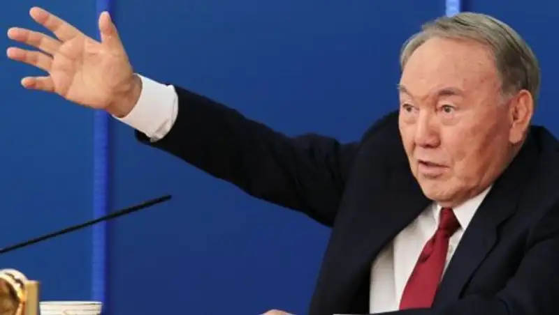Назарбаев: Людям приходится давать взятки, чтобы устроиться техничкой в ЮКО