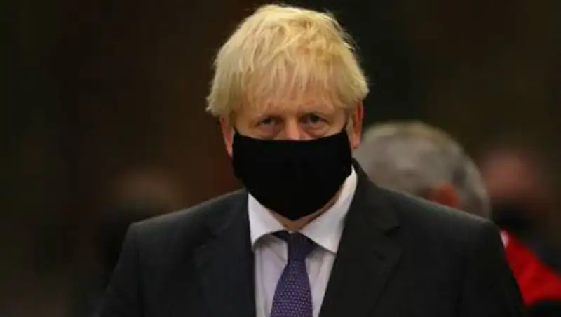 Джонсон обратился к нации из-за второй волны пандемии