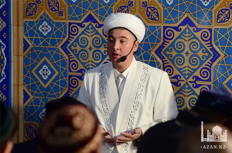 Курбан айт в Центральной мечети г. Алматы отпраздновало более 20 тысяч человек, фото - Новости Zakon.kz от 16.10.2013 22:40