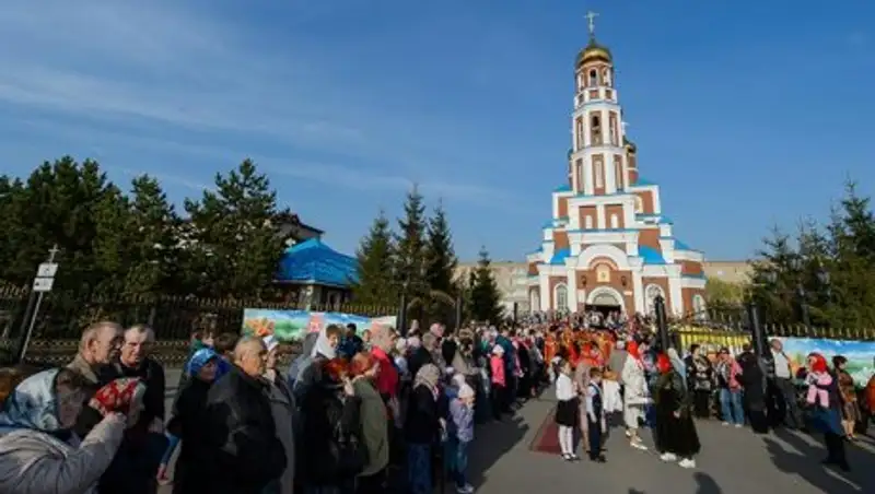 Несколько тысяч верующих СКО встретили икону «Умягчение злых сердец»