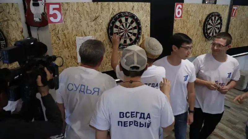 дартс турнир СМИ, фото - Новости Zakon.kz от 18.06.2022 18:20