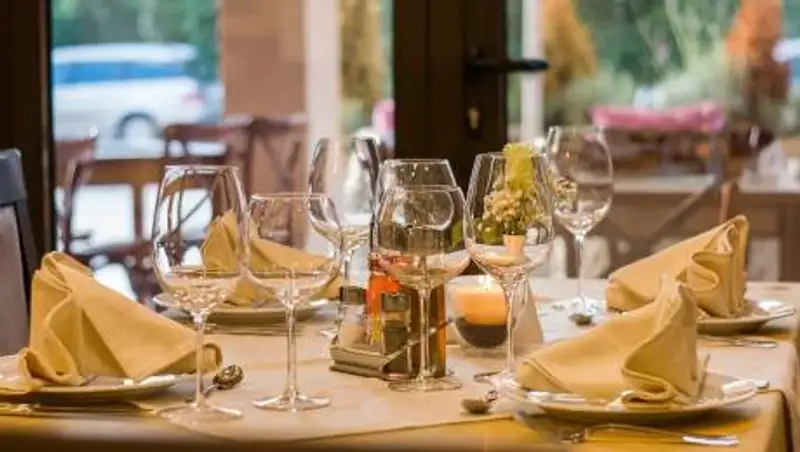 В Балхаше пришедших на Кыз узату гостей запускали через заднюю дверь ресторана