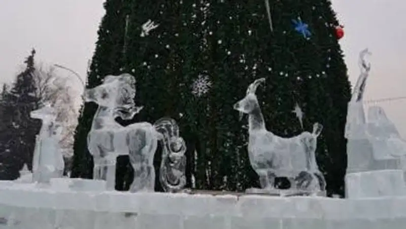 Ледовый городок в Петропавловске создавали специалисты из Алматы и Екатеринбурга