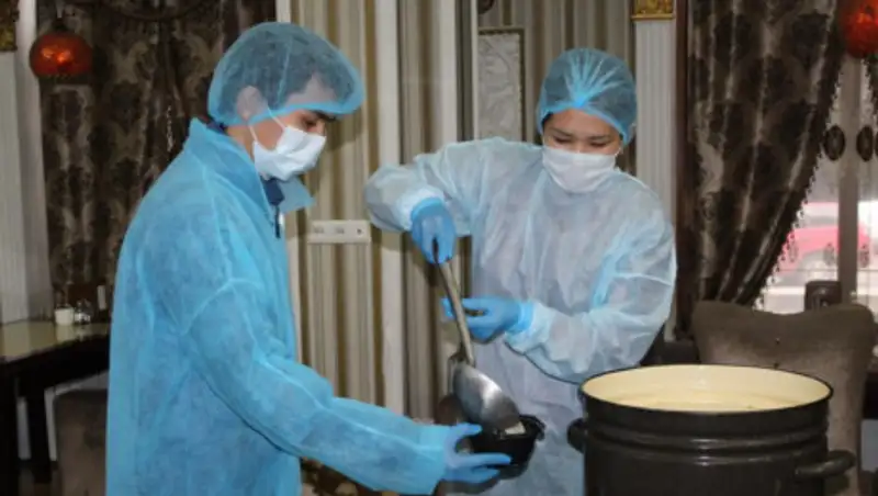 Коронавирус в Казахстане: Как работают волонтеры в Алматы