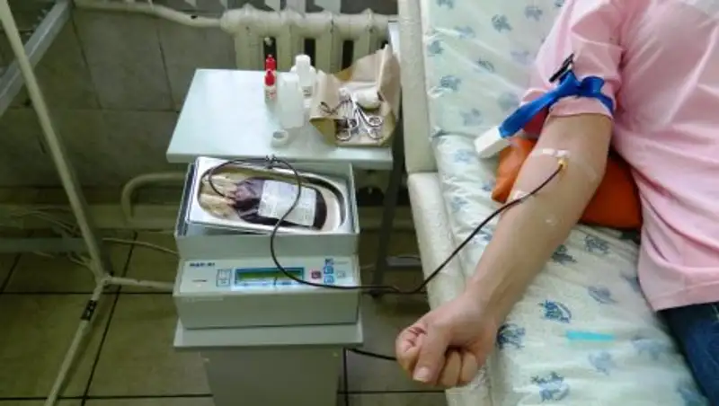 Алматинцы сдали около 100 литров крови для пострадавших в перестрелке