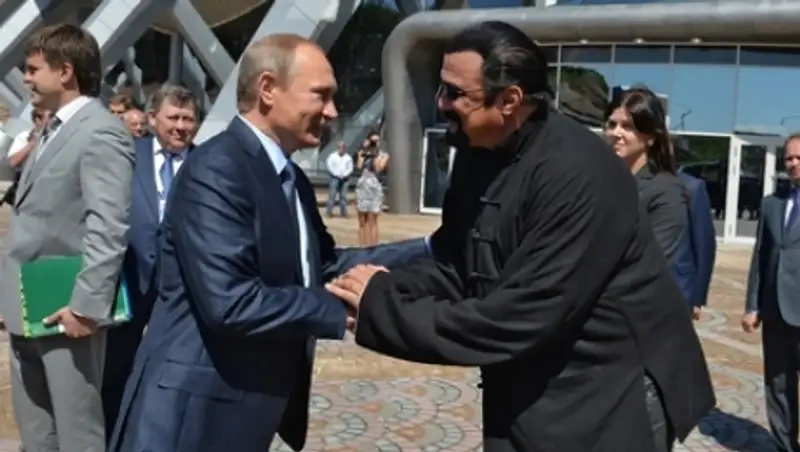 Путин отказался сразиться со Стивеном Сигалом