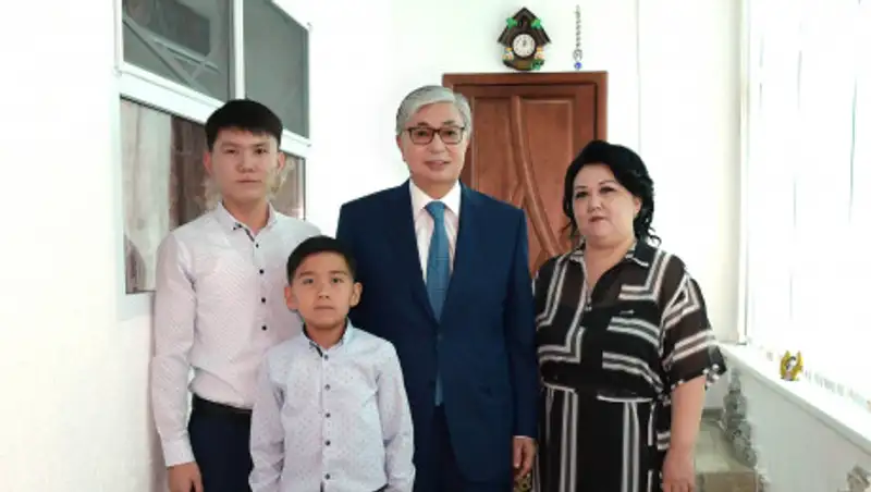 Президент встретился с семьей героя Газиза Байтасова