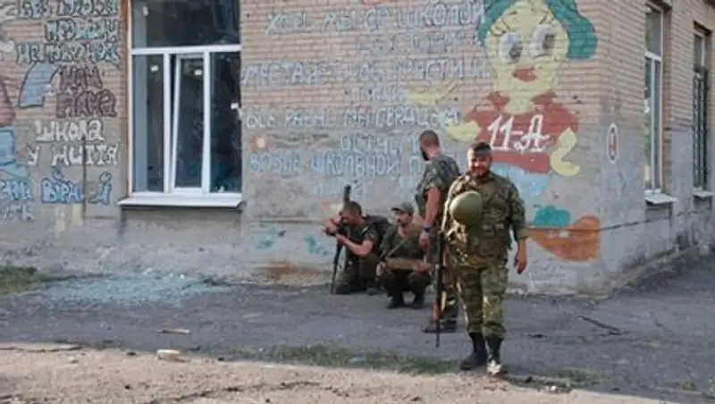 В школах Луганска и Донецка начался учебный год