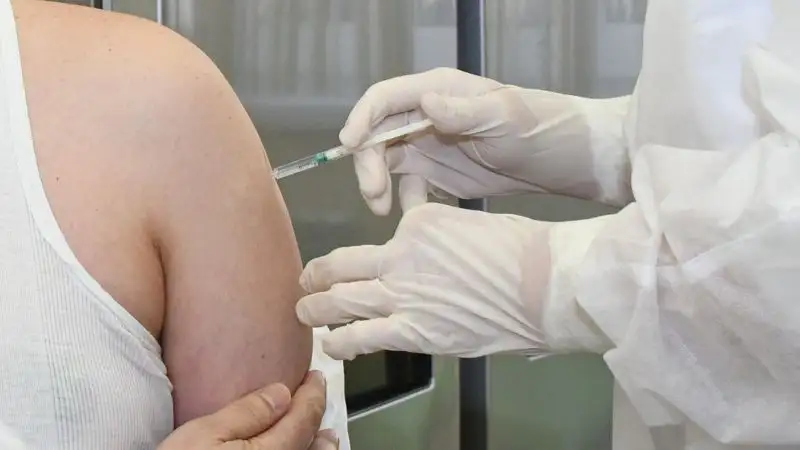 В Казахстане планируют прививать 11-летних девочек от вируса папилломы