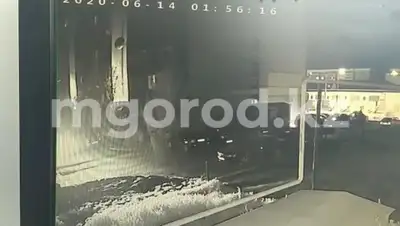 кадр из видео, место, где происходило избиение, фото - Новости Zakon.kz от 08.09.2020 17:41