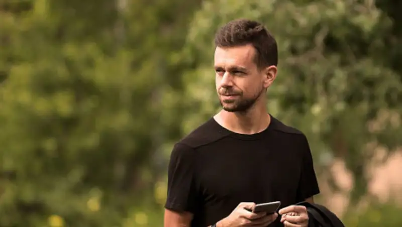 Основатель Twitter пожертвовал миллиард долларов на борьбу с COVID-19