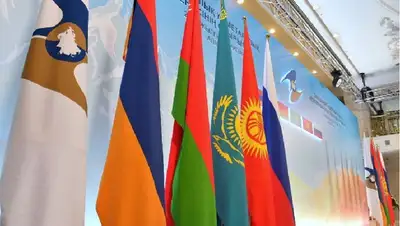 флаги, фото - Новости Zakon.kz от 29.03.2022 18:43