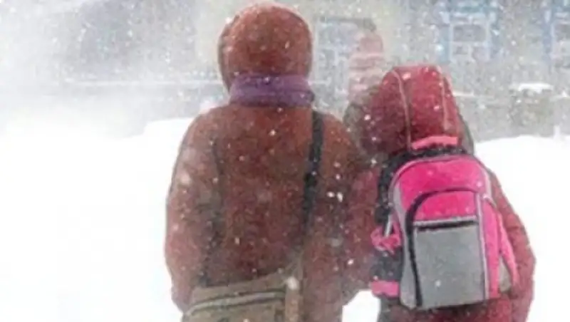 Из-за мороза и ветра в Семее отменили занятия