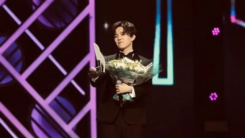 Димаш стал певцом года в России