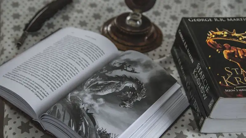 Автор "Игры престолов" подал в суд на создателей ChatGPT