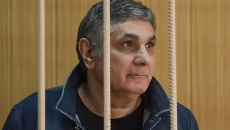 В Сети появилось видео, как арестанты встречают авторитета Шакро Молодого