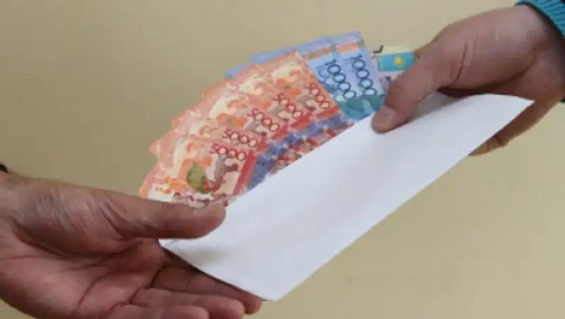 В Алматинской области судисполнителя оштрафовали на 2,5 млн тенге за взятку