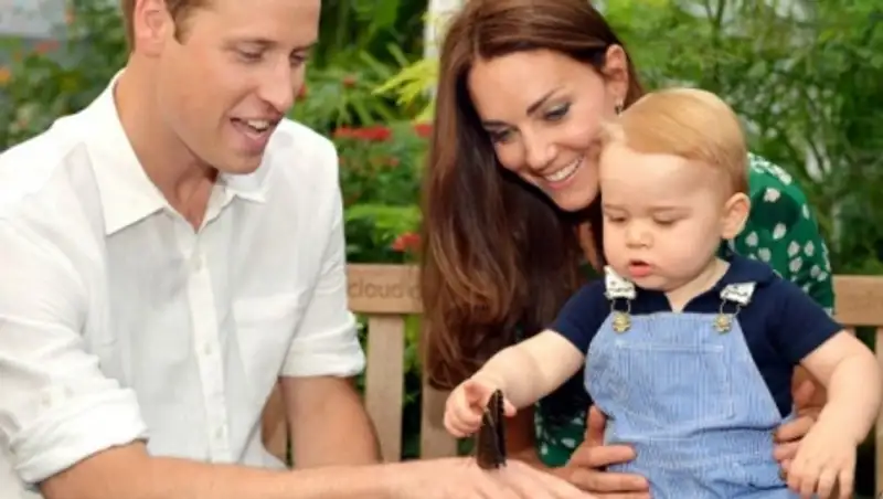 Британского принца Джорджа замучили папарацци