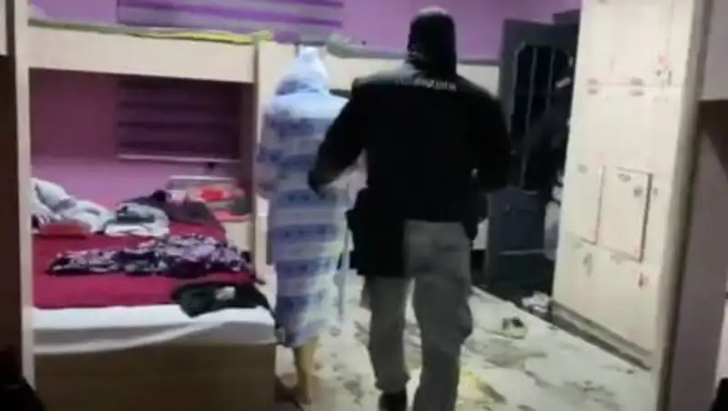 Полицейские Алматы нашли проституток и проститута на сайте знакомств