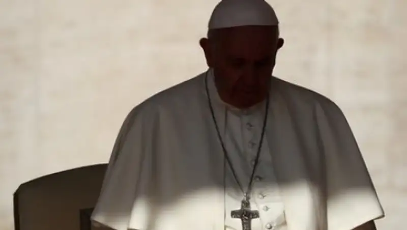 Папа Римский сравнил педофилию с человеческим жертвоприношением