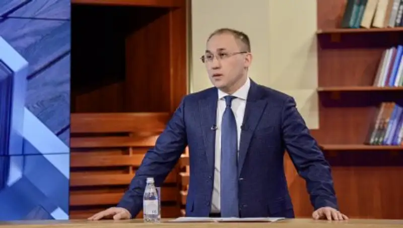 Даурен Абаев: Статус казахского языка возрастет